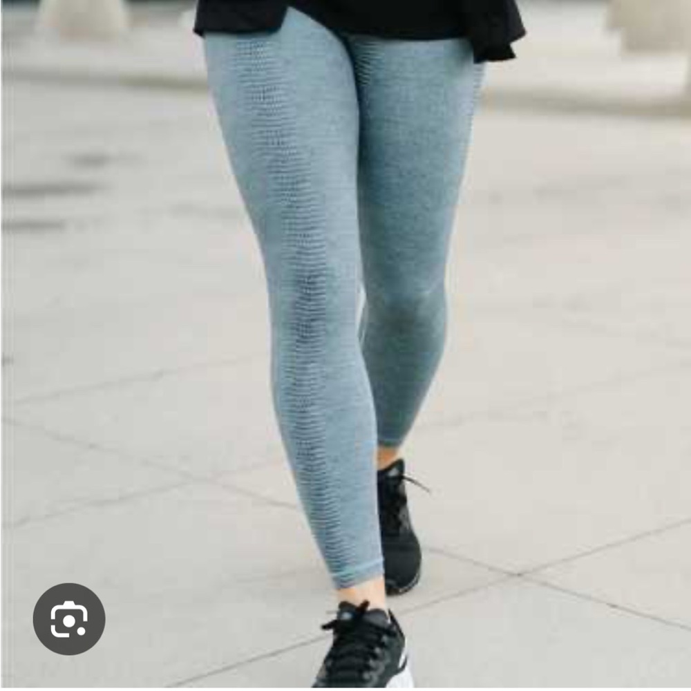 ZYIA Teal Everglades light n tight 7/8 length Leggings